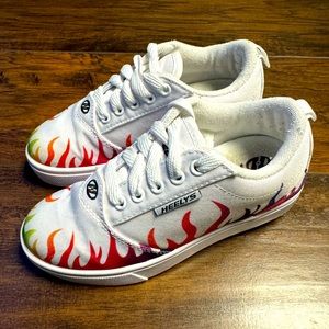 Heelys Pro 20 Skate Shoes Youth 1Y Unisex Multicolor Flames Like New